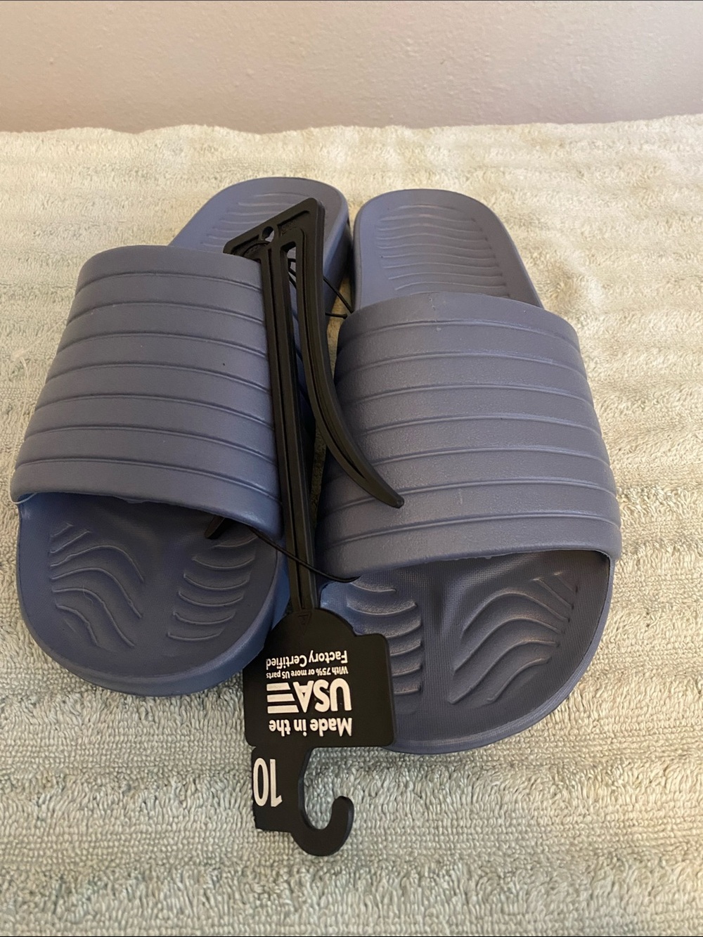 3/$20 Slide sandals - Picture 8 of 14